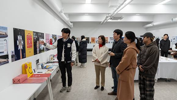 동국대 WISE캠퍼스 디자인미술학과 중문과정 전시 '2nd Connection'이 열리고 있다. [사진=동국대 WISE캠퍼스]