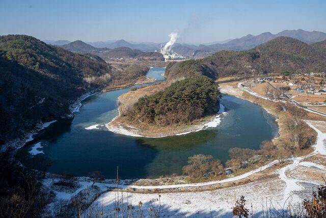 백두대간·동해안·서해안을 똑 닮은 영월 한반도 지형.