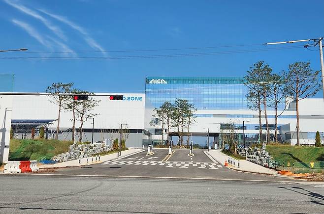 ​광주시가 정부의 700조원 규모 'K-반도체' 전략의 한 축인 '첨단 패키징' 산업 거점으로 육성된다. 수도권 중심의 반도체 산업을 남부권으로 확장하려는 정부의 구상에 따라 광주시는 AI(인공지능) 데이터센터와 연계한 '반도체 패키징 특화단지'로 도약할 전망이다. 광주 북구 오룡동 'AI 데이터센터' ⓒ시사저널 정성환​