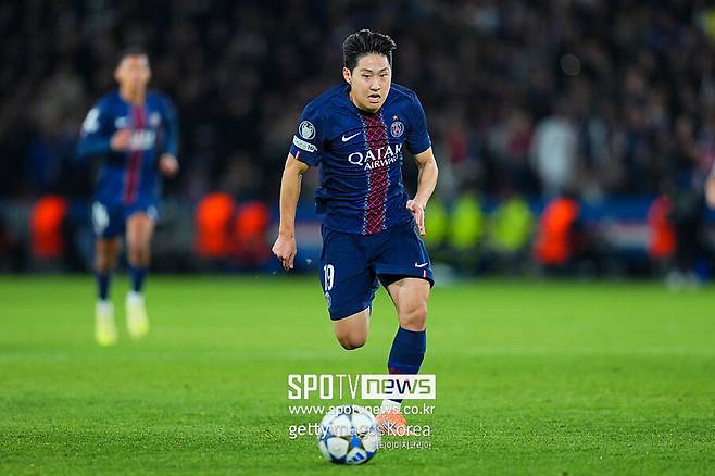 ▲ 올해 이강인은 실리는 물론 '임팩트' 면에서도 지난 시즌과 확연히 다른 내용을 뽐내고 있다. 11월 구단 이달의 골 투표에서 이강인의 시즌 1호골이 39.3%의 지지를 얻어 선정됐다. 그래도 챔피언스리그에서는 항상 벤치 출발이다.