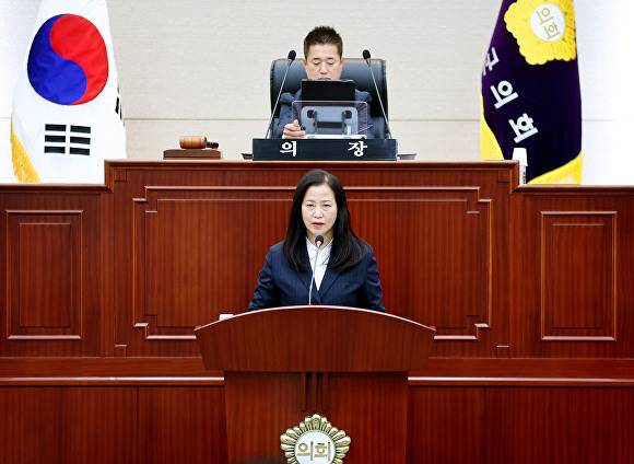 이화숙 성주군의회 부의장이 5분자유발언을 하고 있다 [사진=성주군의회]