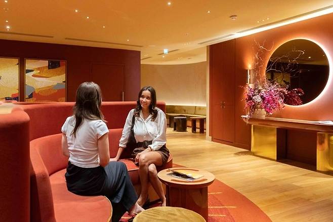 프랑스 파리에 위치한 갤러리 라파예트 오스만 지점의 VIP라운지인 ‘르 꽁시에르주(Le Concierge)’ 전경. [롯데백화점]