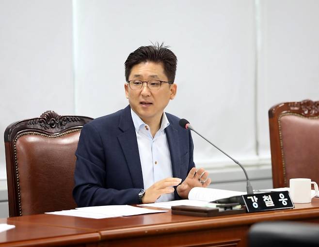 3선 의원인 강철웅 도봉구의원은 10여년간 쌓아온 의정 경험과 전문성을 바탕으로 지역 변화를 이끄는 ‘정책형 지방의원’으로 평가받고 있다. 사진: 도봉구의회 제공.