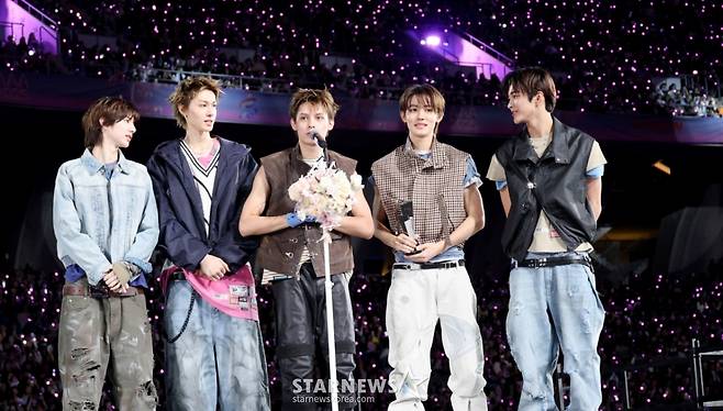 AAA 베스트 퍼포먼스상 코르티스가 6일 대만 가오슝 내셔널 스타디움에서 진행된 스타뉴스 주최 '10주년 아시아 아티스트 어워즈 2025(10th Anniversary Asia Artist Awards 2025, '10주년 AAA 2025')에서 수상소감을 전하고 있다. 2025.12.06 /사진=강영조 cameratalks@