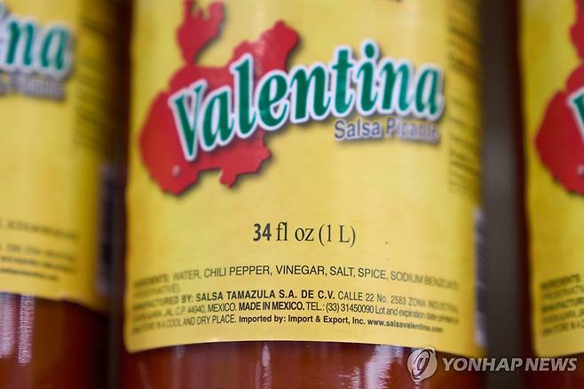 미국 마트에서 팔리는 멕시코산 매운 소스 [EPA 연합뉴스 자료사진. 재판매 및 DB 금지]