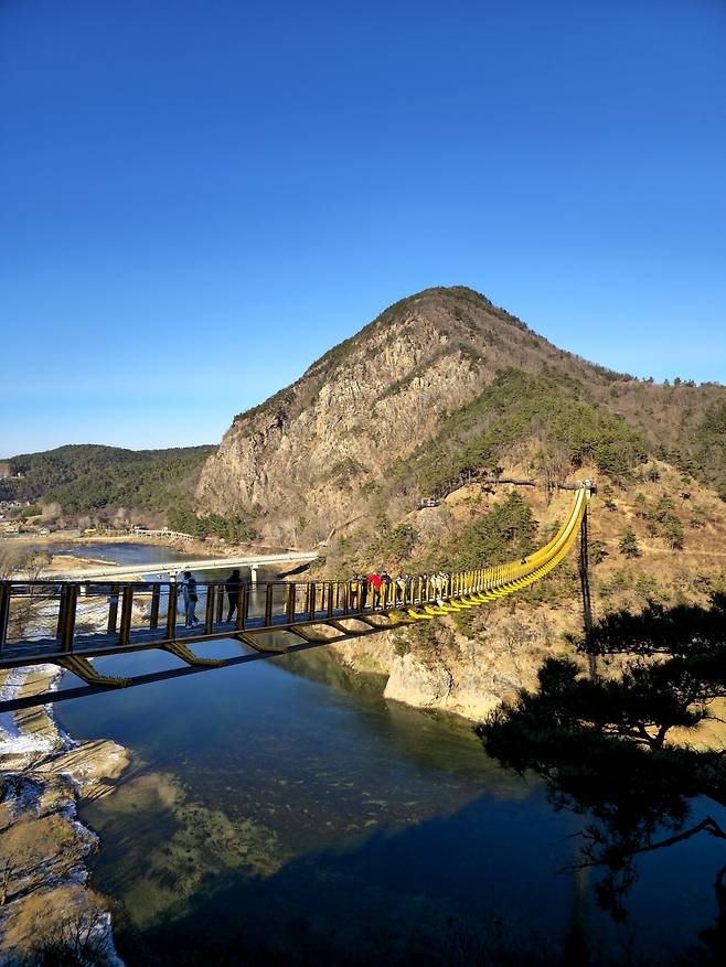 월영산출렁다리.