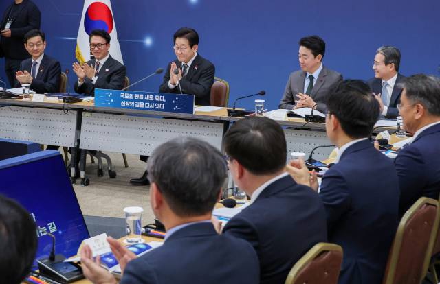 12일 세종시 정부세종컨벤션센터에서 이재명 대통령이 참석한 국토교통부 업무보고가 진행되고 있다. 연합뉴스