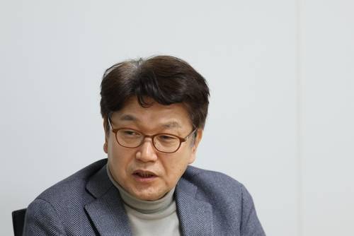 연합뉴스와 [삶] 인터뷰 중인 김경록 고문 [이지은 기자 촬영]