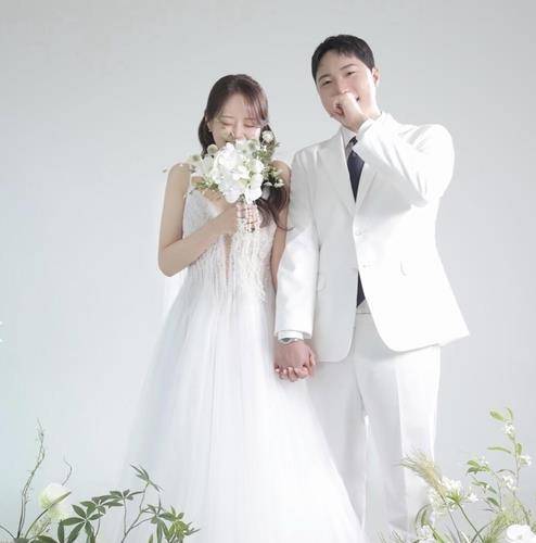 결혼을 앞두고 웨딩 사진을 찍은 임종훈(오른쪽) [임종훈 선수 제공. 재판매 및 DB 금지]