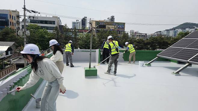 광주광역시 남구는 기후에너지환경부가 주관한 '2026년 기후 위기 취약계층 쿨루프 설치 지원' 공모에 선정됐다고 14일 밝혔다. /남구 제공