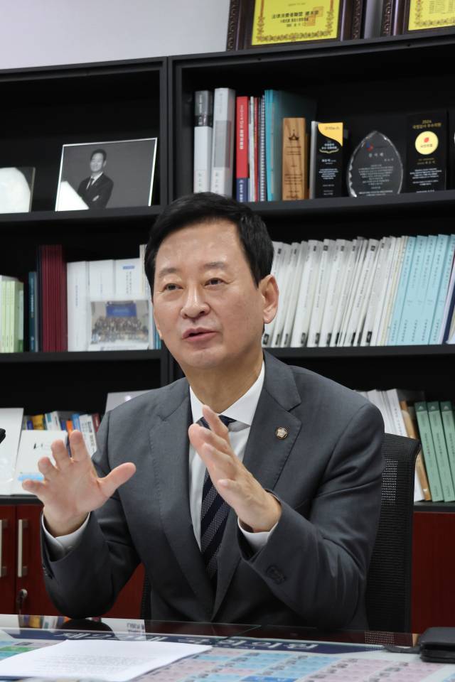 최은석 국민의힘 의원(대구 동구군위군갑)이 지난 9일 매일신문과 인터뷰 하고 있다. 최은석의원실 제공