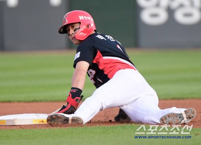21일 부산 사직구장에서 열린 KIA와 롯데의 경기. 1회초 무사 1루 김선빈 타석에서 2루 도루에 성공한 박찬호. 부산=정재근 기자 cjg@sportschosun.com/2024.5.21/