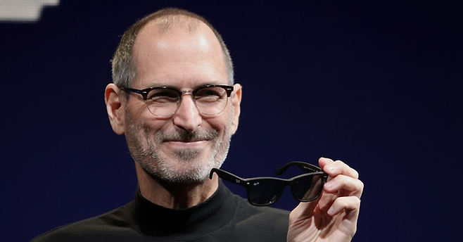 스티브 잡스라면 애플 안경을 만들었을까요? <제미나이로생성>