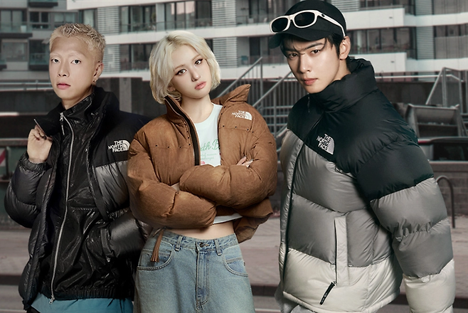차은우와 전소미가 모델인 노스페이스 광고 스틸 컷[사진 출처=노스페이스 홈페이지 갈무리]