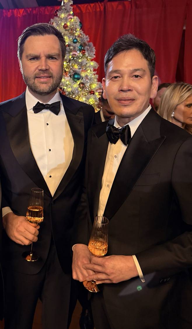 J.D. 밴스 미국 부통령과 정용진 회장 [신세계그룹 제공]