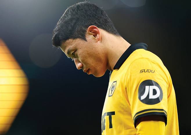 잉글랜드프리미어리그 울버햄프턴 원더러스의 황희찬이 12월 3일(현지 시간) 노팅엄 포레스트와 경기에서 0-1로 패한 후 고개를 떨구고 있다. GETTYIMAGES