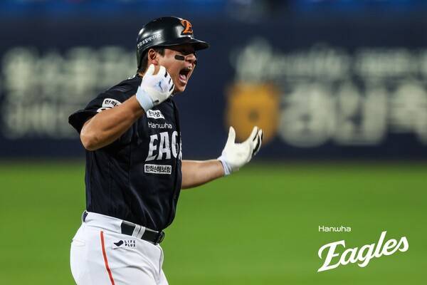 노시환은 21일 대구에서 열린 삼성 상대 PO 3차전서 역전 2점홈런을 기록했다. (사진=한화)