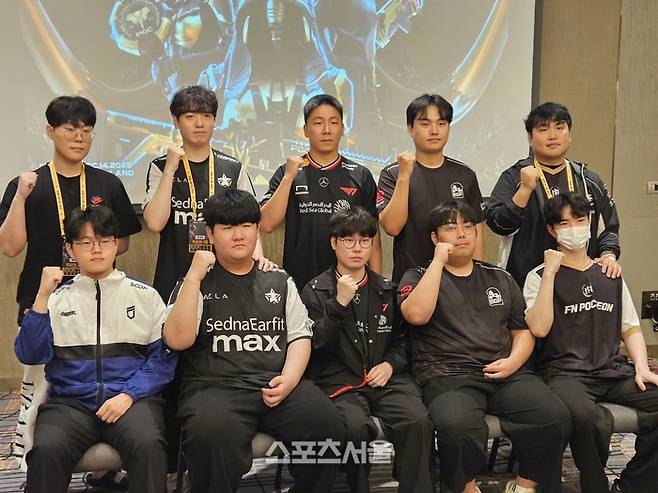 PGC 2025 그랜드 파이널에 나서는 한국팀이 11일(한국 시간) 태국 방콕 차트리움 그랜드 방콕에서 열린 PGC 2025 프레스데이에서 포즈를 취하고 있다. 방콕 | 강윤식 기자 skywalker@sportsseoul.com