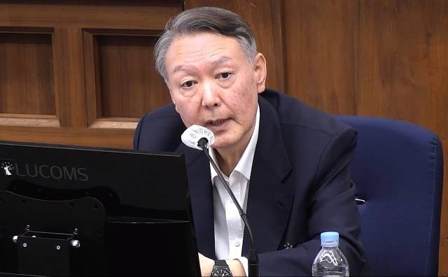 윤석열 전 대통령이 11월 24일 열린 자신의 내란 우두머리 혐의 등 공판에서 발언하고있다./서울중앙지법