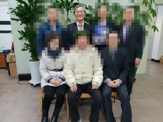 통일교 계열의 (사)남북통일운동국민연합은 2019년 2월 1일 전재수 더불어민주당 의원을 찾아 통일교가 주최하는 'WORLD SUMMIT 2019' 초청장을 전달했다. 독자 제공