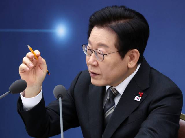 ▲ 이재명 대통령이 12일 세종시 정부세종컨벤션센터에서 열린 과학기술정보통신부ㆍ개인정보보호위원회 업무보고에서 발언하고 있다. 연합뉴스