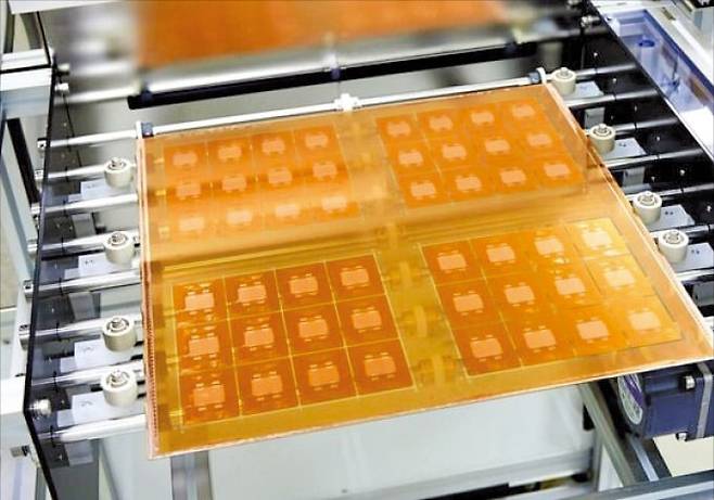 SKC 자회사인 앱솔릭스의 반도체용 유리기판. /SKC 제공