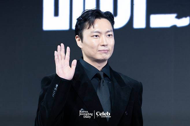 Actor Roh Jae-won poses for photos during a press conference for the Disney+ series “Made in Korea” at the Grand InterContinental Seoul Parnas in southern Seoul on Dec. 15. [DANIELA GONZALEZ PEREZ]