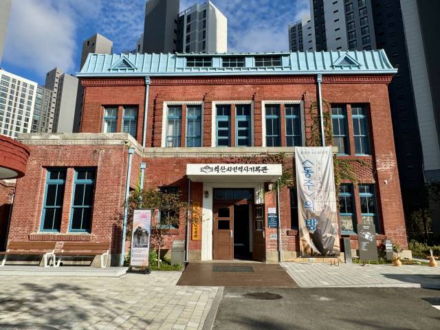 ▲일제강점기인 1930년에 건립된 전북자치도 익산시의 옛 익옥수리조합 건물이 시민의 기억을 담는 공간으로 다시 문을 연지 1년이 된다. ⓒ익산시