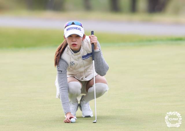 퍼팅을 준비하고 있는 배소현. 사진 제공=KLPGA