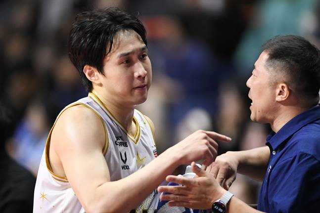 정관장 김영현(왼쪽). /사진=KBL 제공