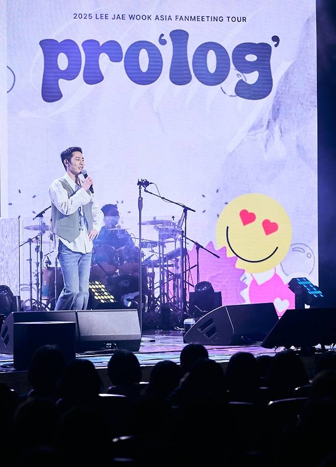 이재욱. 사진로그스튜디오