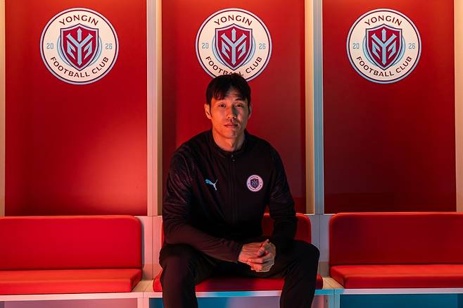 2026시즌 K리그2에 입성하는 용인FC가 창단 첫 멤버로 국가대표 출신 스트라이커 석현준을 영입했다.