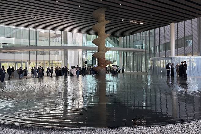 ‘타이중 그린 뮤지엄브러리’ 내부. 미술관과 도서관 건물로 연결된다./김민정 기자