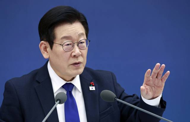 ▲ 이재명 대통령이 16일 정부세종컨벤션센터에서 열린 보건복지부(질병관리청)·식품의약품안전처 업무보고에서 발언하고 있다. 연합뉴스