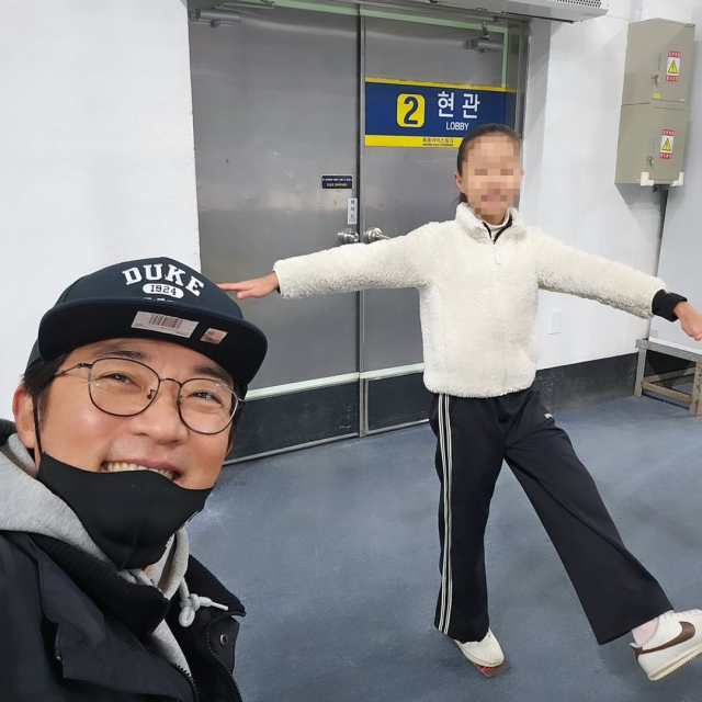 안재욱이 딸과 함께 찍은 사진을 공개하며 미소를 감추지 못했다. / 안재욱 인스타그램