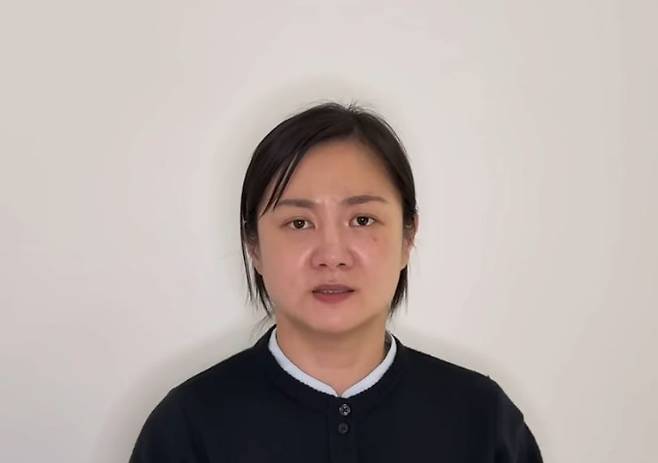 16일 유튜브 채널 '백은영의 골든타임'에 게재된 영상에서 개그우먼 박나래가 매니저 갑질 및 불법 의료 행위 의혹과 관련한 자신의 입장을 밝히고 있다. ⓒ유튜브 캡처