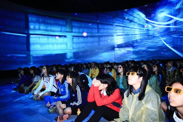 경남 합천 법보종찰 해인사(海印寺) 인근에는 대장경을 주제로 한 ‘대장경테마파크’가 조성돼 있다. 겨울철 함께 둘러보면 색다른 묘미를 느낄 수 있다. 대장경테마파크 빛소리관. /합천군 제공