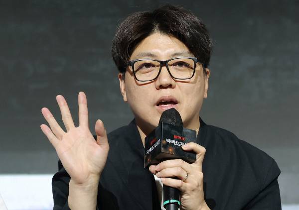 '흑백요리사2' 김학민PD가 최근 여러 논란에 휩싸인 백종원 더본코리아 대표에 대해 언급했다. 사진은 김학민 PD가 17일 오전 서울 종로구 JW메리어트동대문스퀘어에서 열린 넷플릭스 예능 '흑백요리사: 요리 계급 전쟁2'(이하 '흑백요리사2') 제작발표회에 참석한 모습. /사진=뉴스1