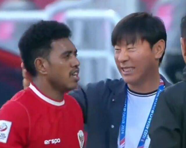 신태용 감독과 스로이어/티비원뉴스