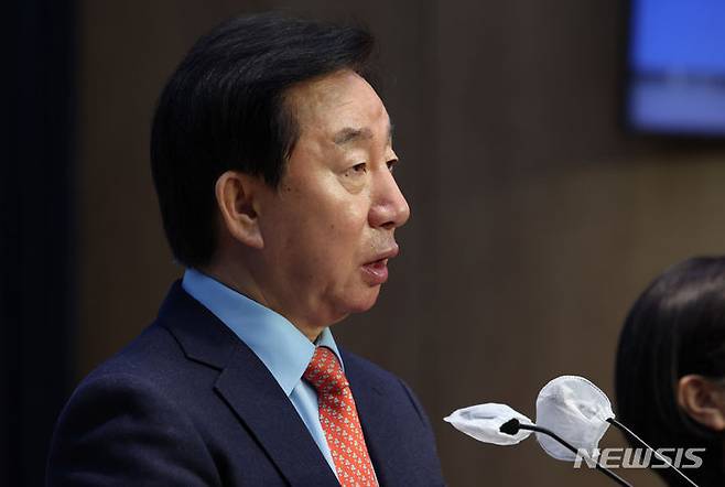 [서울=뉴시스] 김성태 전 의원이 서울 여의도 국회에서 공천 관련 기자회견을 하고 있다. *기사 본문과는 무관한 사진. 2024.02.07.