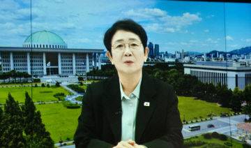 박정현 국회의원이 영상축사하고 있다.