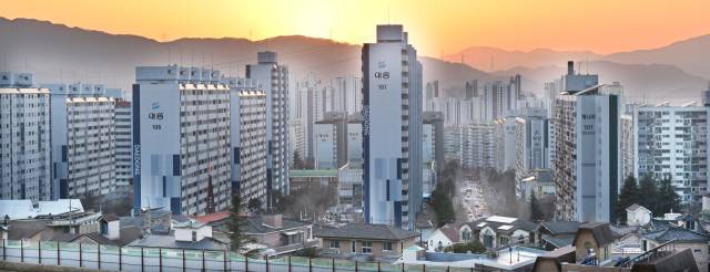 창원특례시 성산구 대방동의 한 아파트단지 전경./경남신문DB/