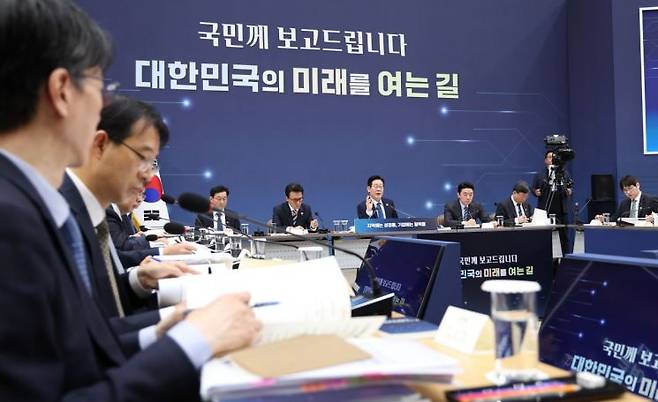 이재명 대통령이 지난 17일 정부세종컨벤션센터에서 열린 산업부·지식재산처·중소벤처기업부 업무보고에서 발언하고 있다. 연합뉴스