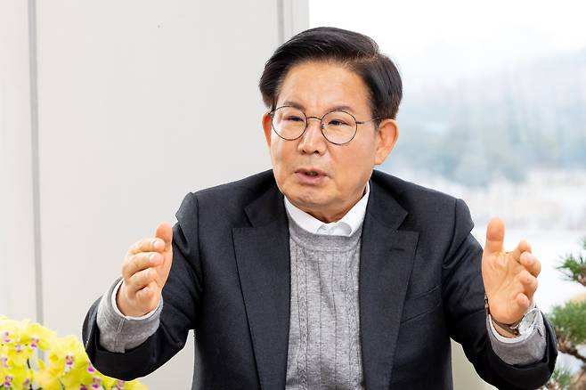 박강수 마포구청장이 조선비즈와 인터뷰하고 있다. /마포구 제공