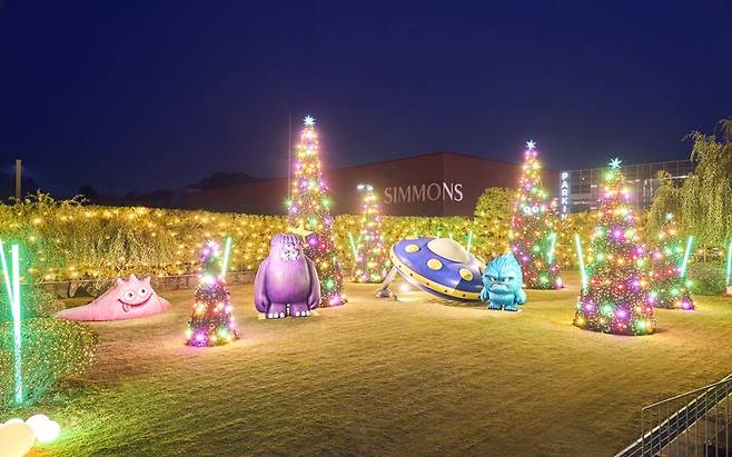 시몬스, 크리스마스 무료공연·일루미네이션으로 지역과