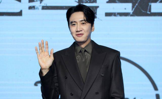 배우 이광수가 오는 20일 예정된 김우빈·신민아 결혼식의 사회를 맡았다. 뉴시스