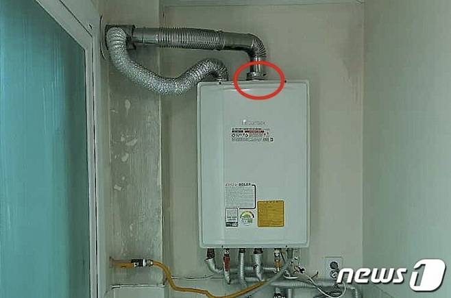 일산화탄소 중독으로 10명의 사상자가 발생한 강원 강릉 펜션 사고 현장에 있던 가스보일러./사진=뉴스1(강릉소방서 제공)