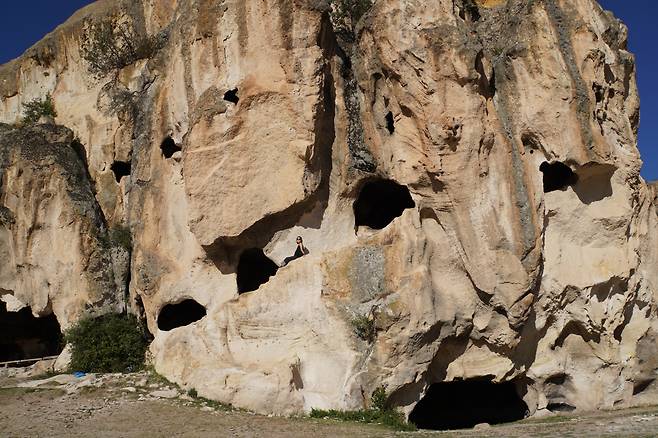 아냐지니 석굴 주거공간. ‘인류 최초의 아파트’로 불린다.
