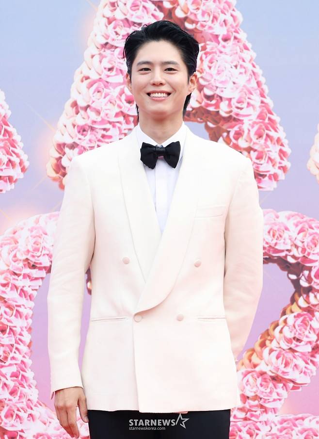 배우 박보검이 6일 가오슝 내셔널 스타디움에서 진행된 스타뉴스 주최 '10주년 아시아 아티스트 어워즈 2025(10th Anniversary Asia Artist Awards 2025, '10주년 AAA 2025') 레드카펫 행사에 참석해 포즈를 취하고 있다. 12월 6일~7일 양일에 걸쳐 가오슝 내셔널 스타디움에서 펼쳐지는 '10주년 아시아 아티스트 어워즈 2025(10th Anniversary Asia Artist Awards 2025, '10주년 AAA 2025')'와 페스타 'ACON 2025'는 MTN(머니투데이방송)과 위버스(Weverse)를 통해 각각 TV와 온라인 스트리밍으로 생중계 된다. /2025.12.06 /사진=이동훈 photoguy@