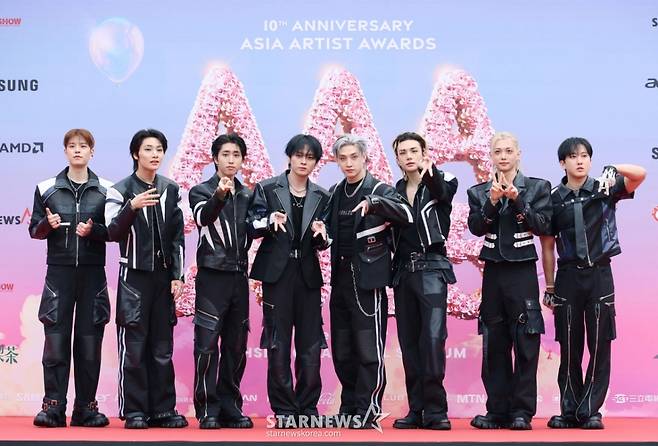 그룹 스트레이키즈가 6일 가오슝 내셔널 스타디움에서 진행된 스타뉴스 주최 '10주년 아시아 아티스트 어워즈 2025(10th Anniversary Asia Artist Awards 2025, '10주년 AAA 2025') 레드카펫 행사에 참석해 포즈를 취하고 있다.   12월 6일~7일 양일에 걸쳐 가오슝 내셔널 스타디움에서 펼쳐지는 '10주년 아시아 아티스트 어워즈 2025(10th Anniversary Asia Artist Awards 2025, '10주년 AAA 2025')'와 페스타 'ACON 2025'는 MTN(머니투데이방송)과 위버스(Weverse)를 통해 각각 TV와 온라인 스트리밍으로 생중계 된다.  /2025.12.06 /사진=이동훈 photoguy@